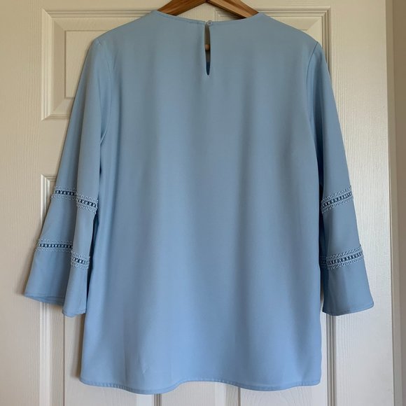 🎉HP🎉Calvin Klein Light Sky Blue Shirt Womens SZ M Long Flare Sleeve Round Neck - Picture 2 of 15